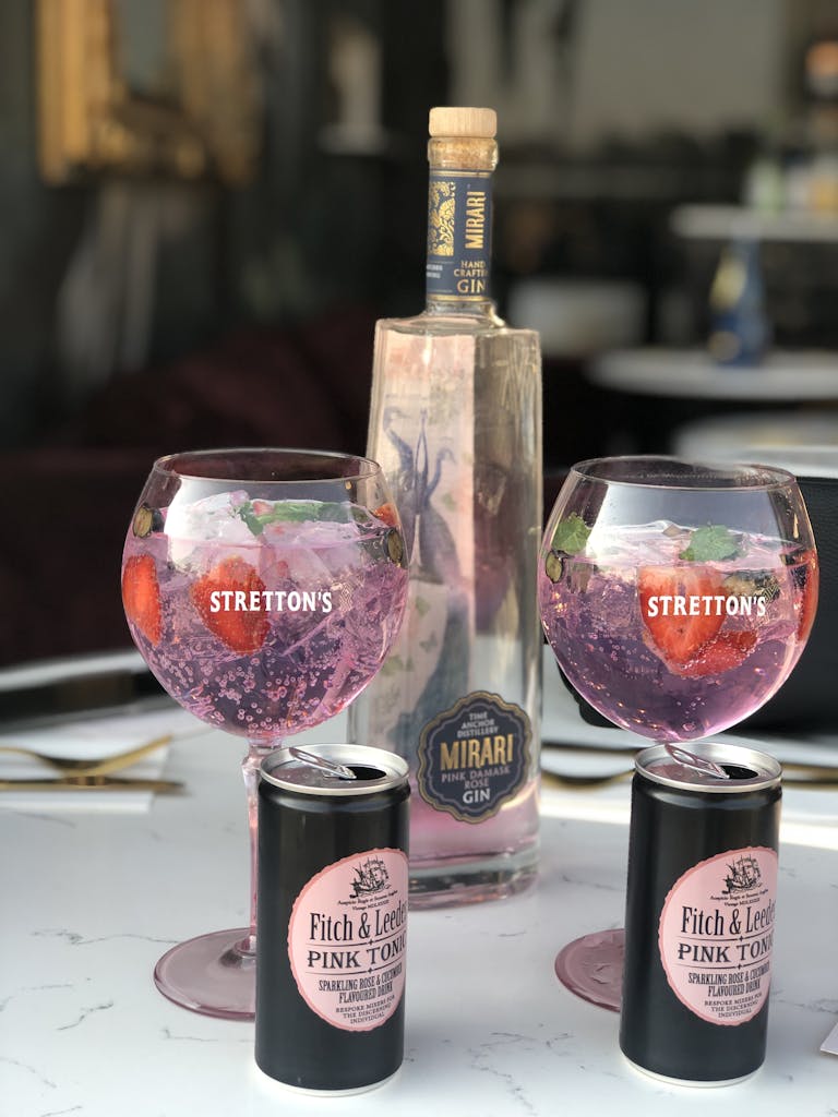 pink gin a tonic