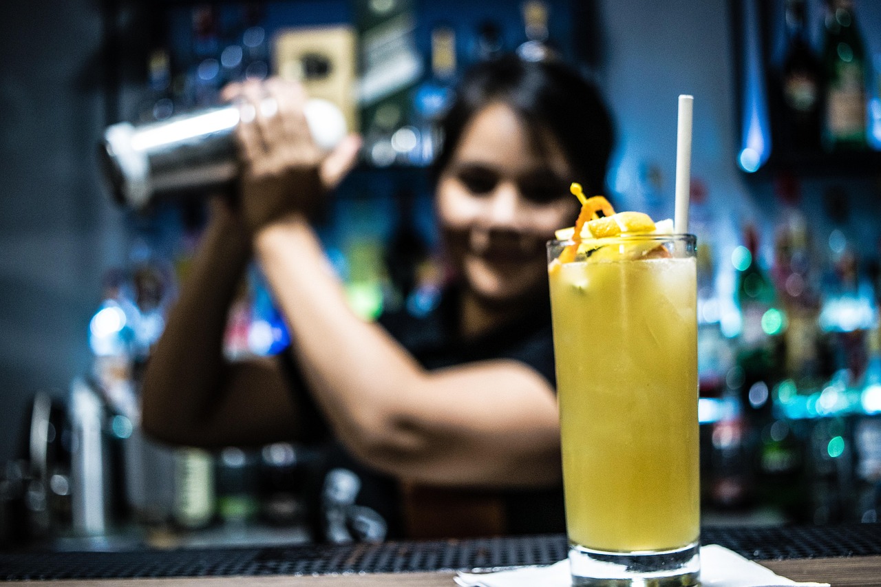 domácí bar s vybavením
