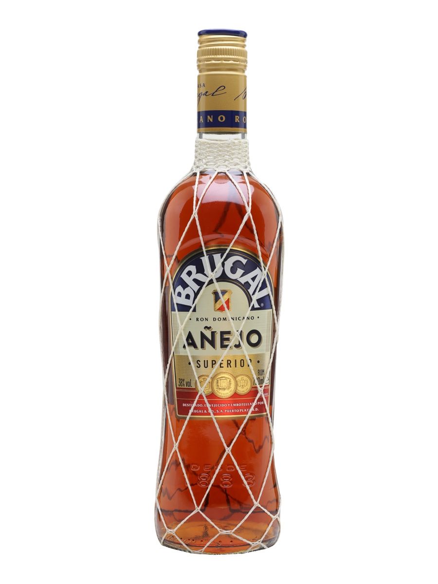 Láhev Brugal Añejo Superior, dominikánský rum